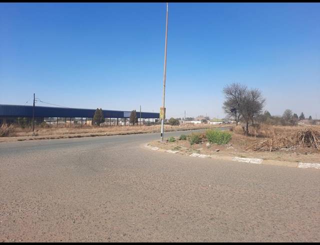 LAND FOR SALE IN ROODS GARDENS